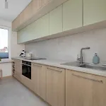 Family With Air Conditioning With 3 Bedrooms In Cracow By Renters Apartamento *