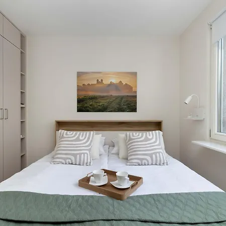 Family With Air Conditioning With 3 Bedrooms In Cracow By Renters * 크라쿠프