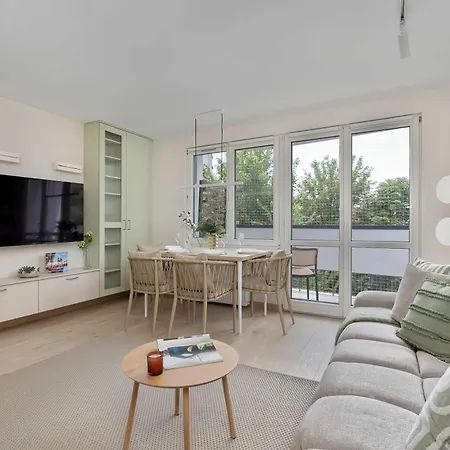 Family With Air Conditioning With 3 Bedrooms In Cracow By Renters 아파트 *