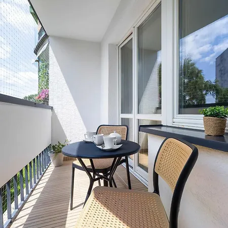 Family With Air Conditioning With 3 Bedrooms In Cracow By Renters * 크라쿠프